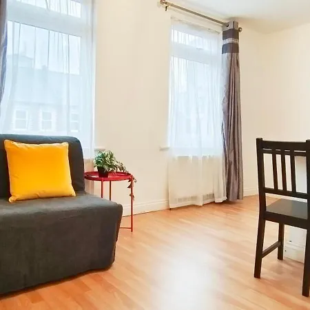 Iris Apartment In Wembley Londen Buitenkant foto