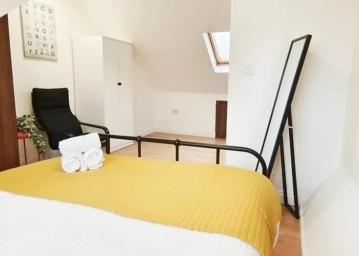 Iris Apartment In Wembley